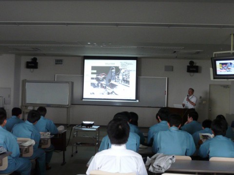 鶴岡工業高等学校の3年生が見学に来られました(制御機械科)
