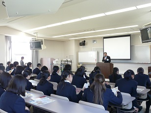 遊佐高等学校の１年生が見学に来られました