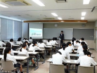 鶴岡工業高校定時制のみなさんが見学に来ました。