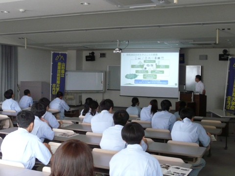 学校見学に村山産業高校が来校しました